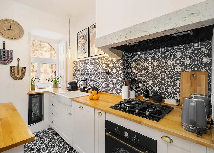 Whome Premium Alfama 2-br Great For Remote Workers & Digital Nomads شقة *