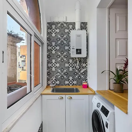 Whome Premium Alfama 2-br Great For Remote Workers & Digital Nomads Апартаменты *